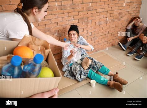 aunty poor|give food to poor aunty 